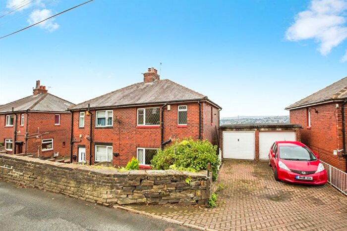 3 Bedroom Semi-Detached House For Sale In Blaithroyd Lane, Halifax, HX3