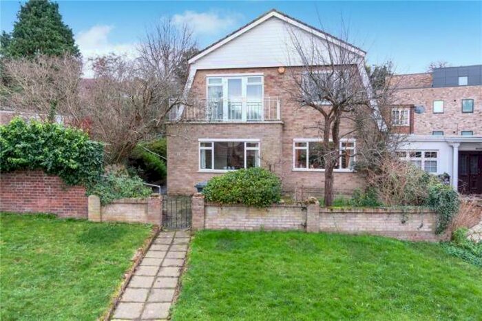 4 Bedroom Detached House To Rent In Hillbrow Road, BR1