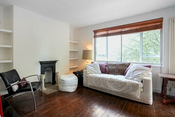 3 Bedroom Flat To Rent In Brickbarn Close, SW10