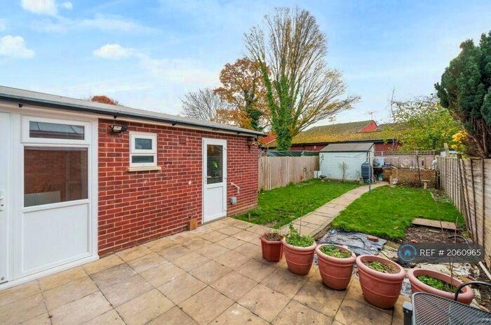 3 Bedroom Terraced House To Rent In Honeyhill Road, Bracknell, RG42