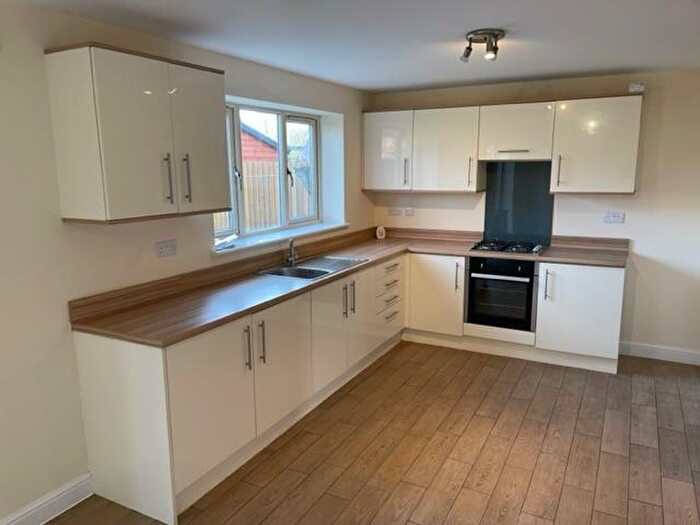 4 Bedroom House To Rent In Pilot Drive, Hucknall, Nottingham, NG15