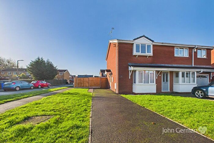 2 Bedroom Semi Detached House For Sale In Harlech Way, Stretton, DE13