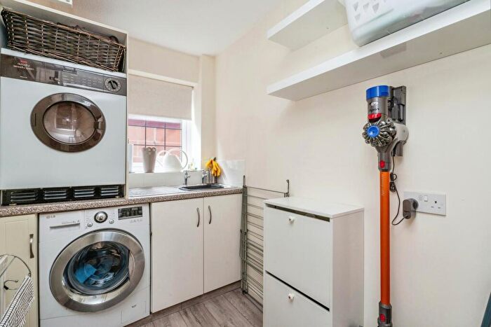 4 Bedroom Detached House For Sale In Oaklands Grove, Waterlooville, PO8