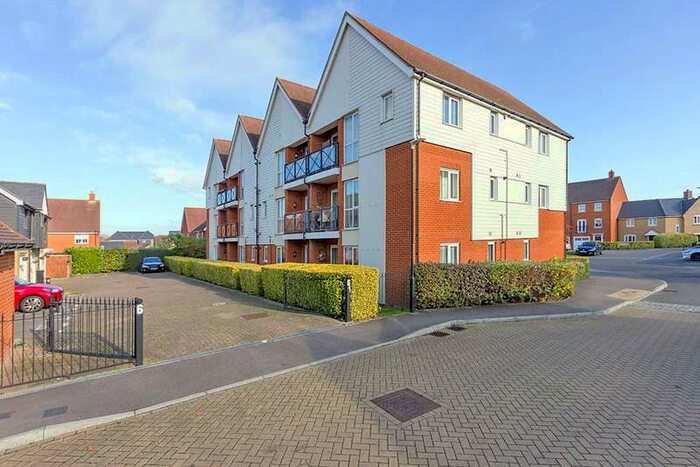 2 Bedroom Penthouse Flat To Rent In Iris Drive, Sittingbourne, ME10