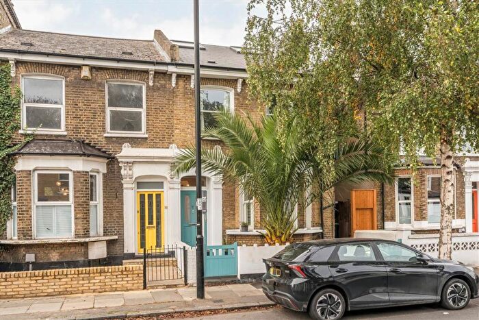 4 Bedroom End Of Terrace House For Sale In Malpas Road, Brockley, SE4