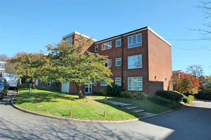 2 Bedroom Flat To Rent In Howton Place, Bushey Heath, Bushey, WD23