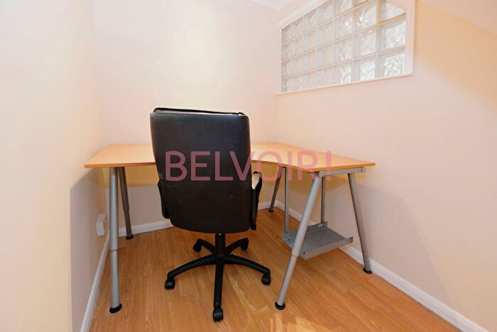 3 Bedroom Terraced House For Sale In Lewis Silkin Way, Southampton, SO16