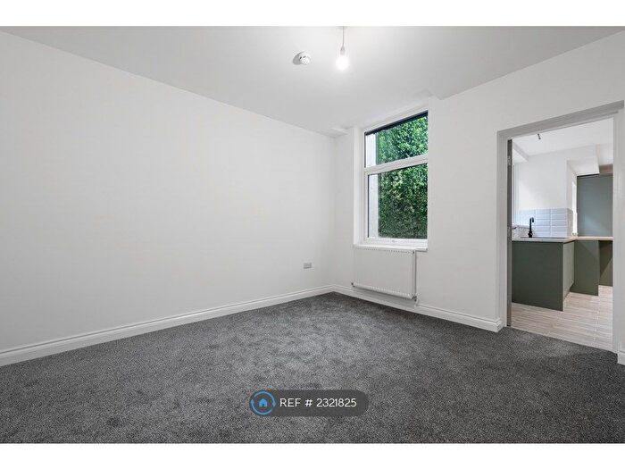 1 Bedroom Flat To Rent In Attleborough Road, Nuneaton, CV11