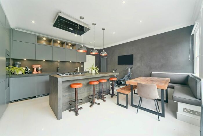 3 Bedroom Maisonette To Rent In Beaufort Street, London, SW3