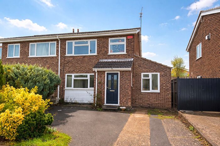 3 Bedroom Semi-Detached House For Sale In Stubble Close, Kingsthorpe, Northampton, NN2