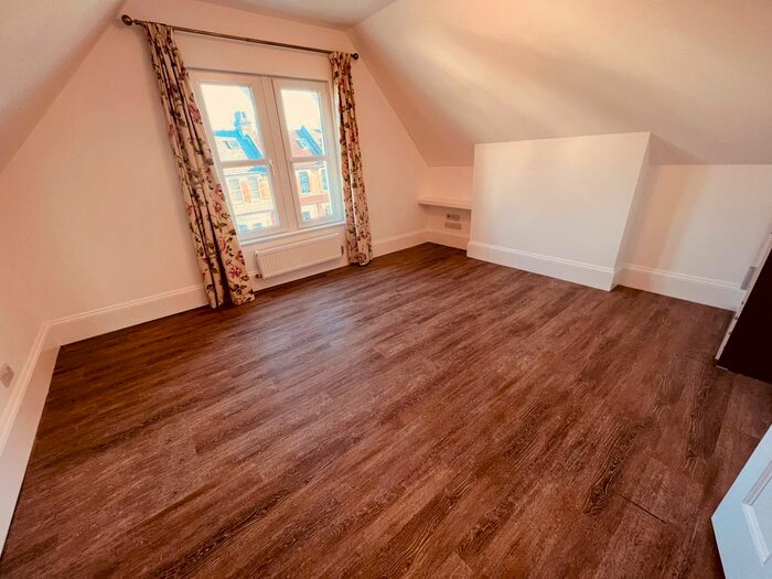 4 Bedroom Terraced House To Rent In Parkhurst Road, London, N11