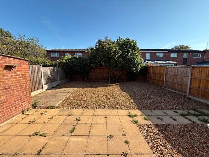 6 Bedroom Semi-Detached House For Sale In Honey Close, Norwich, Norfolk, NR1