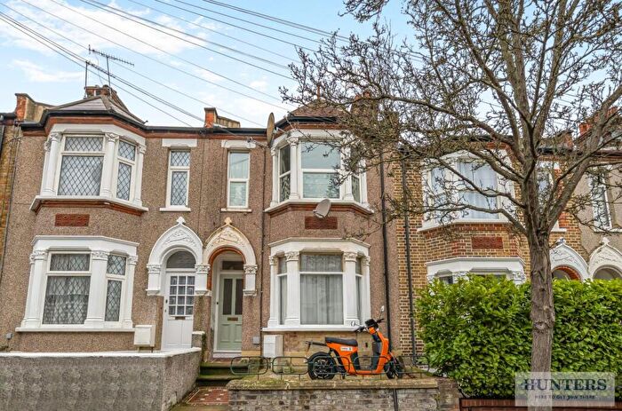 1 Bedroom Flat For Sale In Chancelot Road, London, SE2