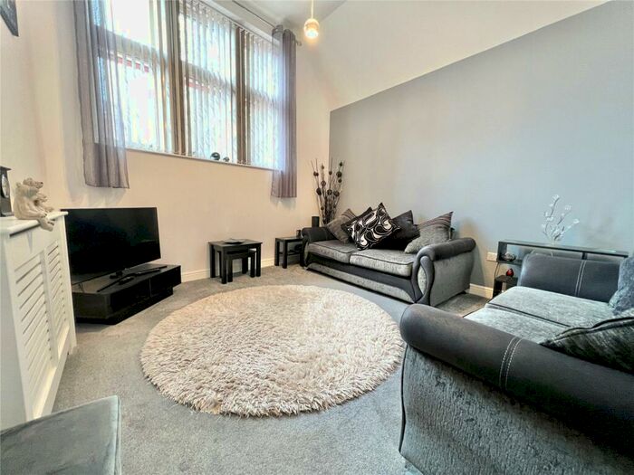 3 Bedroom Apartment For Sale In Wellington Street, Stockport, SK1