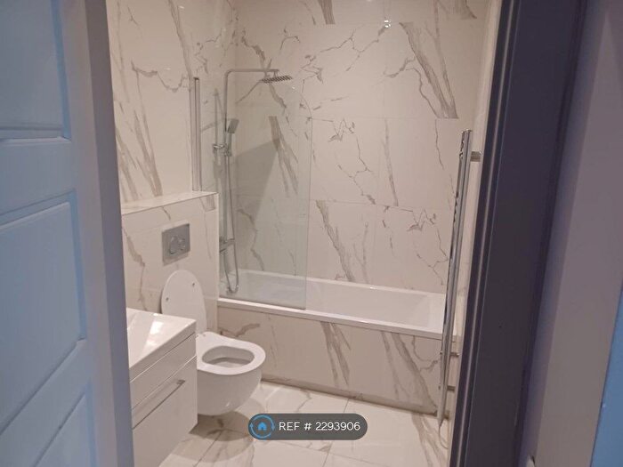 1 Bedroom Flat To Rent In Cube House, Stoke Mandeville, Aylesbury, HP22