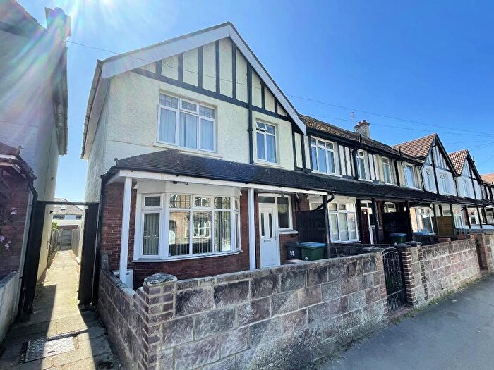 3 Bedroom End Of Terrace House For Sale In Linden Road, Bognor Regis, West Sussex, PO21