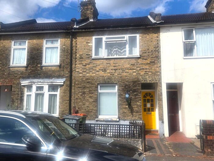 2 Bedroom Terraced House To Rent In Sylvan Road, E7