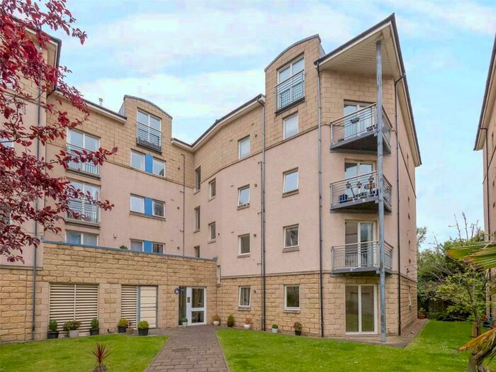 3 Bedroom Apartment To Rent In Crewe Road North, Crewe, Edinburgh, EH5