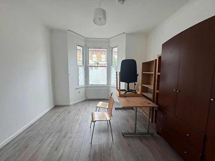 Studio To Rent In Cranbrook Park, London, N22