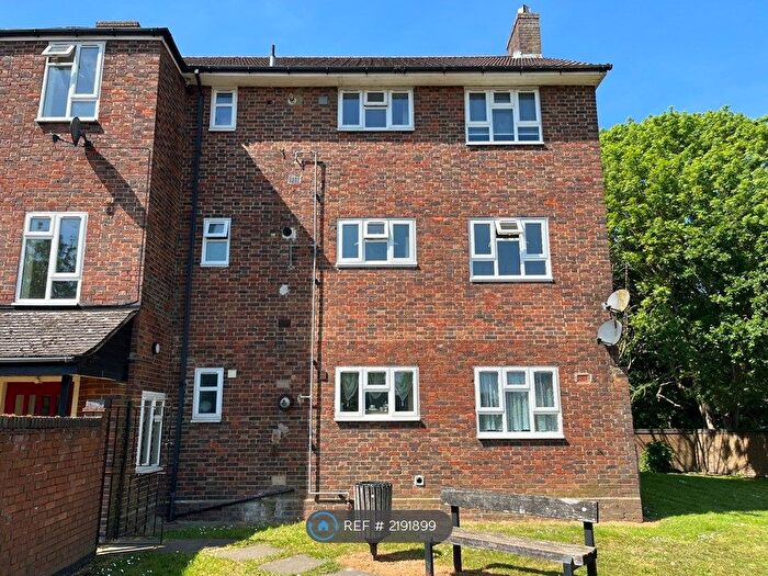 1 Bedroom Flat To Rent In Faymore Gardens, South Ockendon, RM15