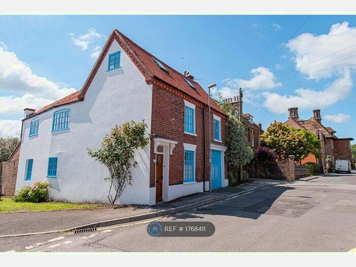 4 Bedroom Detached House To Rent In The Close, Blandford Forum, DT11