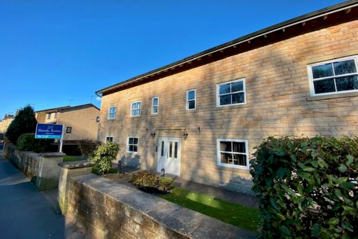 3 Bedroom Apartment To Rent In Edenfield Road, Rochdale, Lancashire, OL12