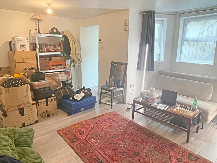 1 Bedroom Flat To Rent In Mildenhall Road, London, E5