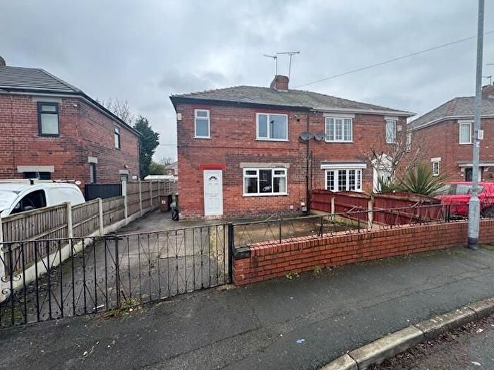 3 Bedroom Property To Rent In Pinders Crescent, Knottingley, WF11