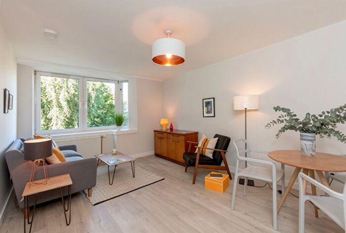 2 Bedroom Flat To Rent In Saunders Street, Edinburgh, EH3
