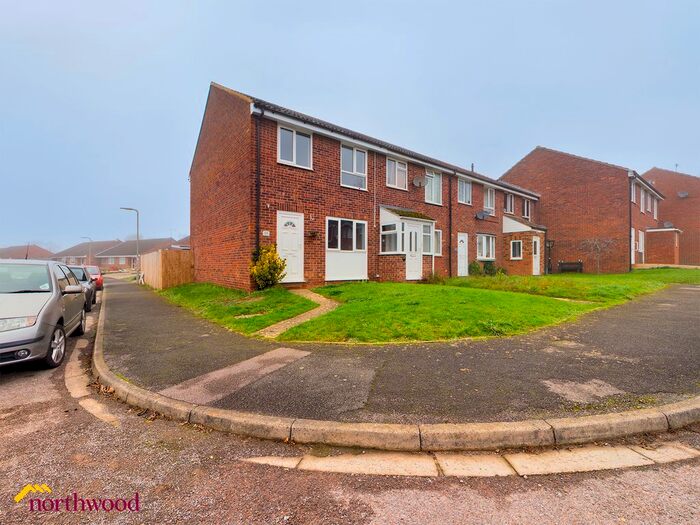 3 Bedroom End Of Terrace House To Rent In Cheviot Way, Banbury, OX16