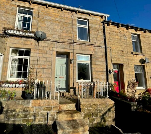 1 Bedroom Terraced House For Sale In Nan Scar, Cowling, BD22