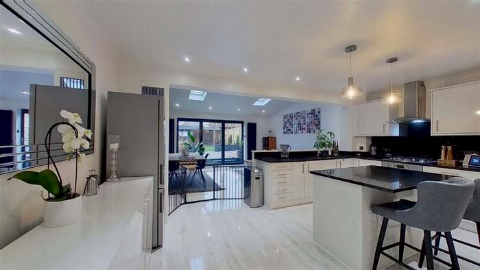 3 Bedroom Semi-Detached House To Rent In Elgar Grove, Browns Wood, Milton Keynes, MK7