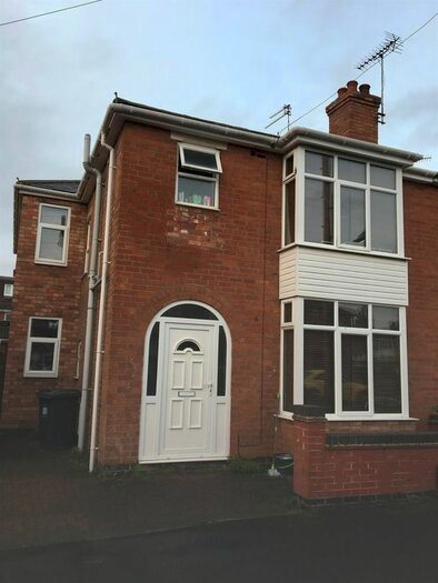 6 Bedroom Semi-Detached House To Rent In Wathen Road, Leamington Spa, CV32