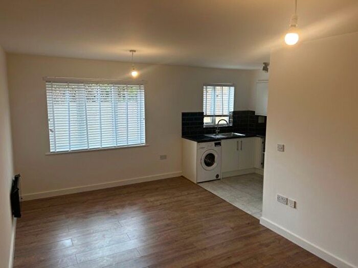 2 Bedroom Flat To Rent In Quarles Park Road, Romford, RM6