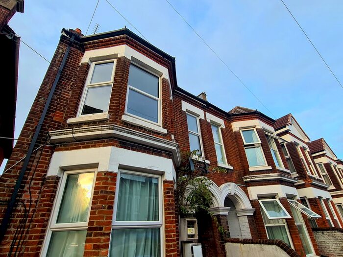 1 Bedroom Flat To Rent In Wilton Avenue, Southampton, SO15