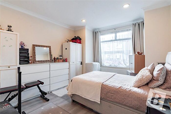 3 Bedroom Terraced House For Sale In Morden Road, Chadwell Heath, RM6