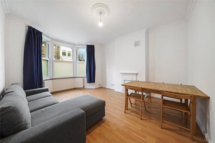 2 Bedroom Flat To Rent In Hemstal Road, West Hampstead, NW6