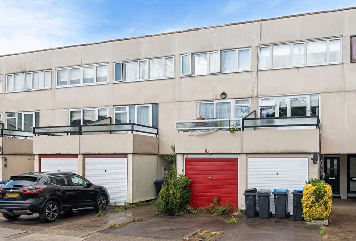 3 Bedroom Terraced House For Sale In Illingworth Close, Mitcham, CR4