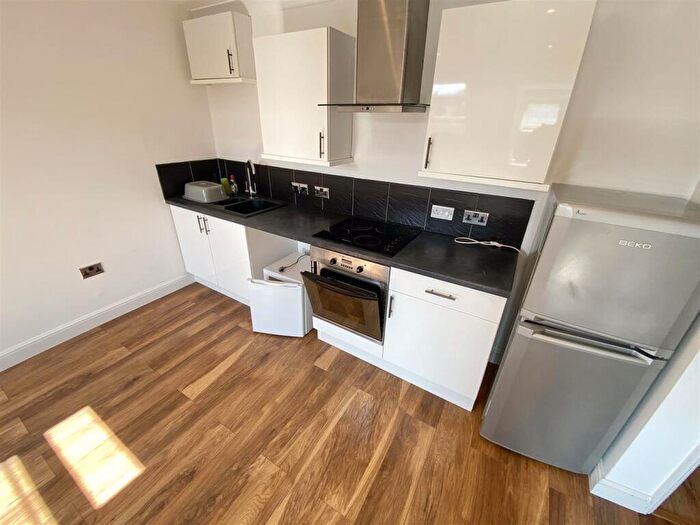 1 Bedroom Apartment For Sale In Victoria Avenue, Shanklin, PO37