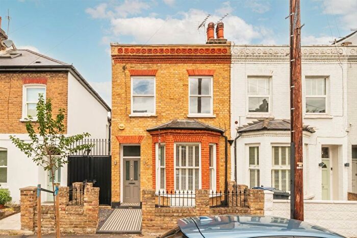 1 Bedroom Flat For Sale In Montgomery Road, London, W4