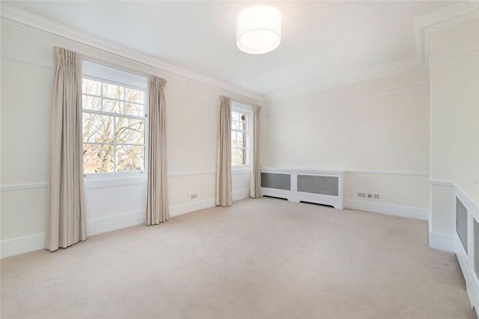 3 Bedroom Flat To Rent In Evelyn Gardens, Chelsea, London, SW7