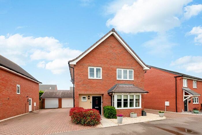 4 Bedroom Detached House For Sale In Barley Fields, Long Marston, CV37