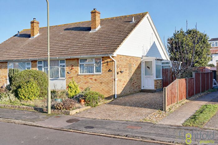 2 Bedroom Bungalow For Sale In Lyndhurst Close, Hayling Island, PO11