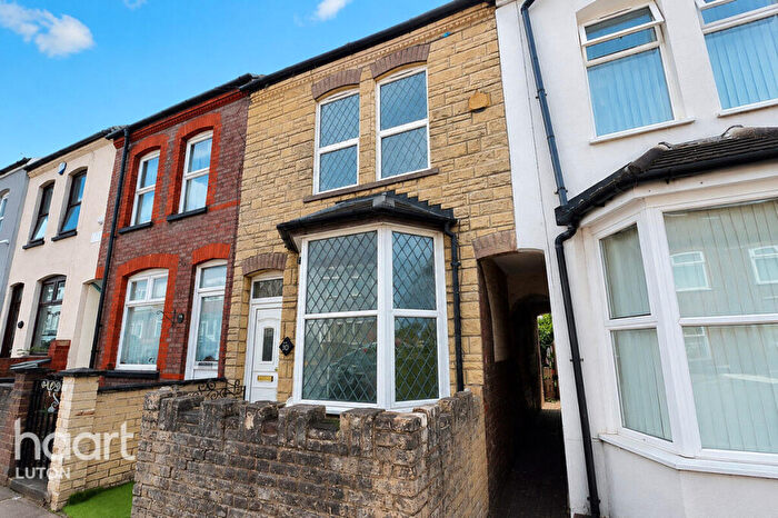 2 Bedroom Terraced House For Sale In Dane Road, Luton, LU3