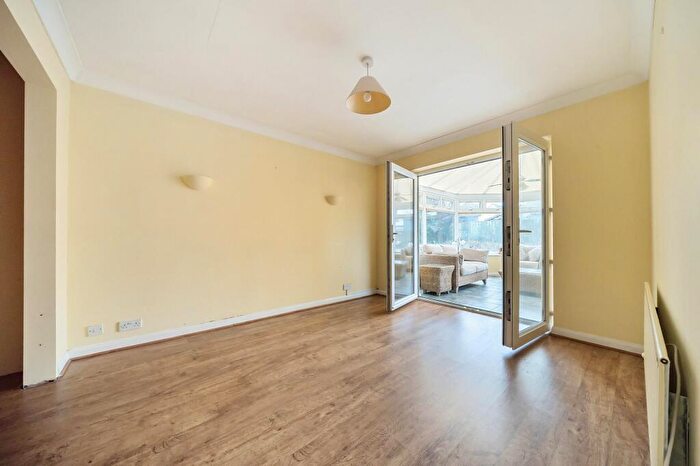 4 Bedroom Detached Bungalow For Sale In Stowey Park, Yatton, BS49