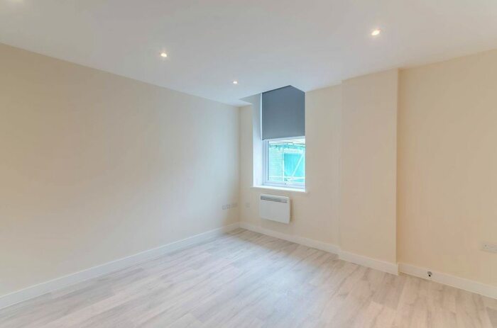 1 Bedroom Flat To Rent In Brixton Road, Brixton, London, SW9