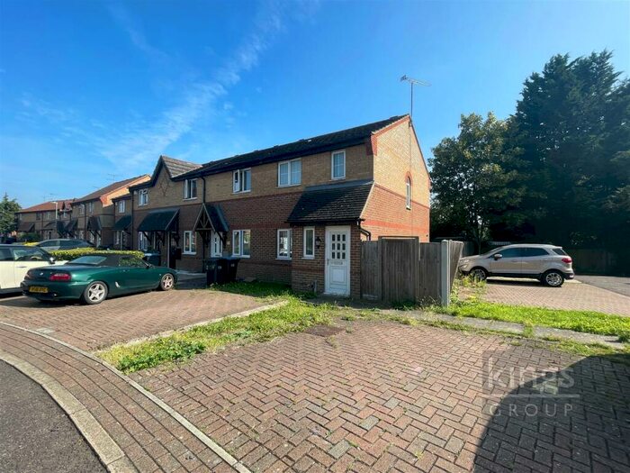 3 Bedroom End Of Terrace House To Rent In Coalport Close, Church Langley, Harlow, CM17