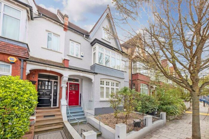 5 Bedroom Semi-Detached House To Rent In Broxholm Road, West Norwood, SE27