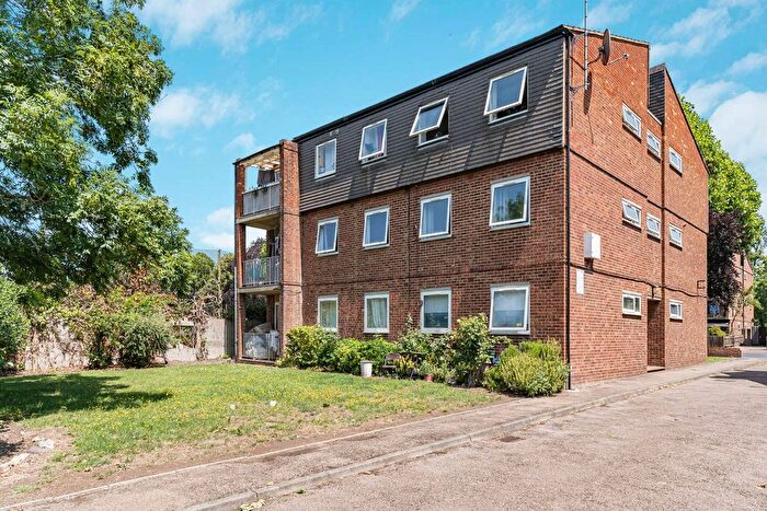 1 Bedroom Flat For Sale In Canadian Avenue, Catford, SE6