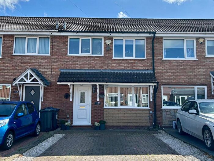 3 Bedroom Terraced House To Rent In Pinewood Drive, Birmingham, B32